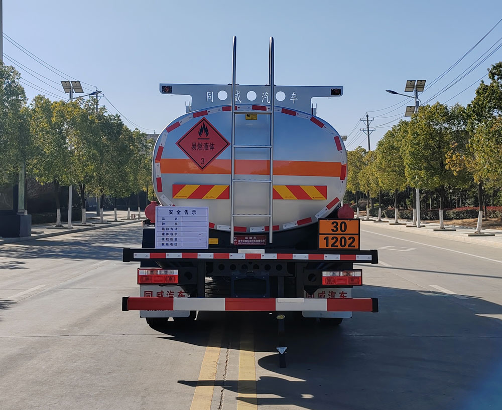 專威牌HTW5180GYYEC6運油車公告圖片