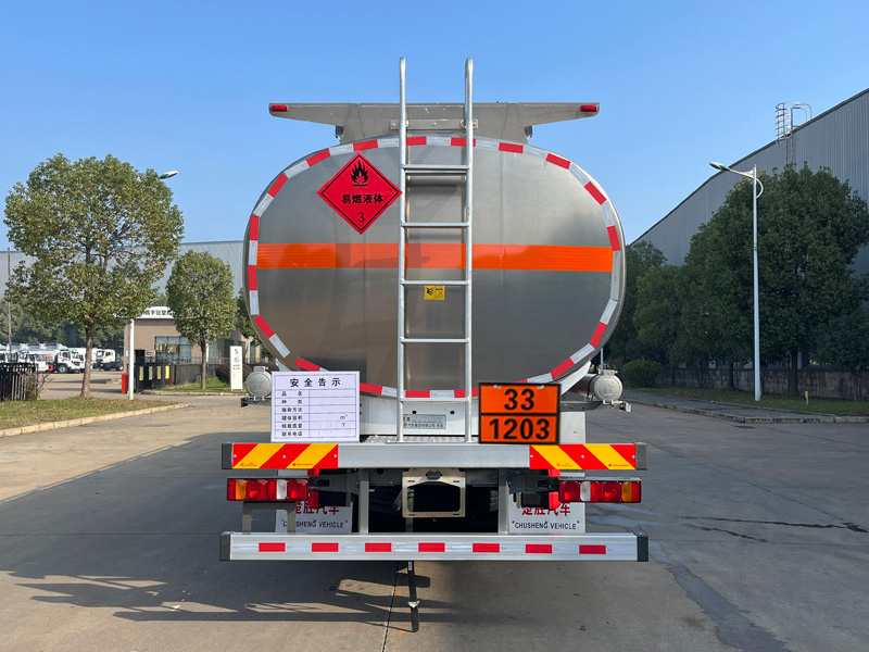 楚勝牌CSC5326GYYLZK6鋁合金運(yùn)油車(chē)公告圖片