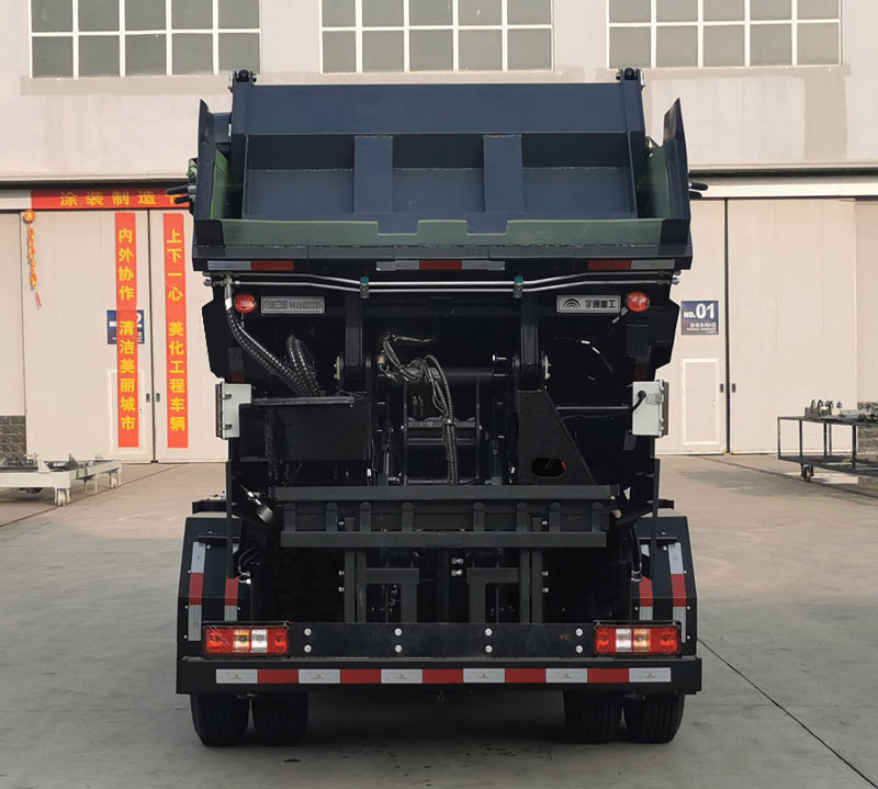 宇通牌YTZ5080ZZZD0BEV純電動(dòng)自裝卸式垃圾車公告圖片