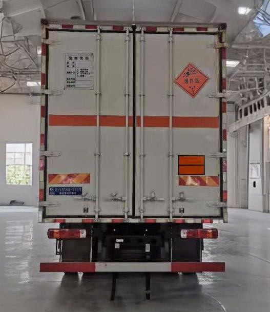 程力威牌CLW5180XQYC6爆破器材運(yùn)輸車公告圖片