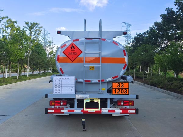 楚勝牌CSC5126GYYEH6A運(yùn)油車公告圖片