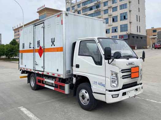 楚勝牌CSC5040XRQJ6易燃?xì)怏w廂式運(yùn)輸車