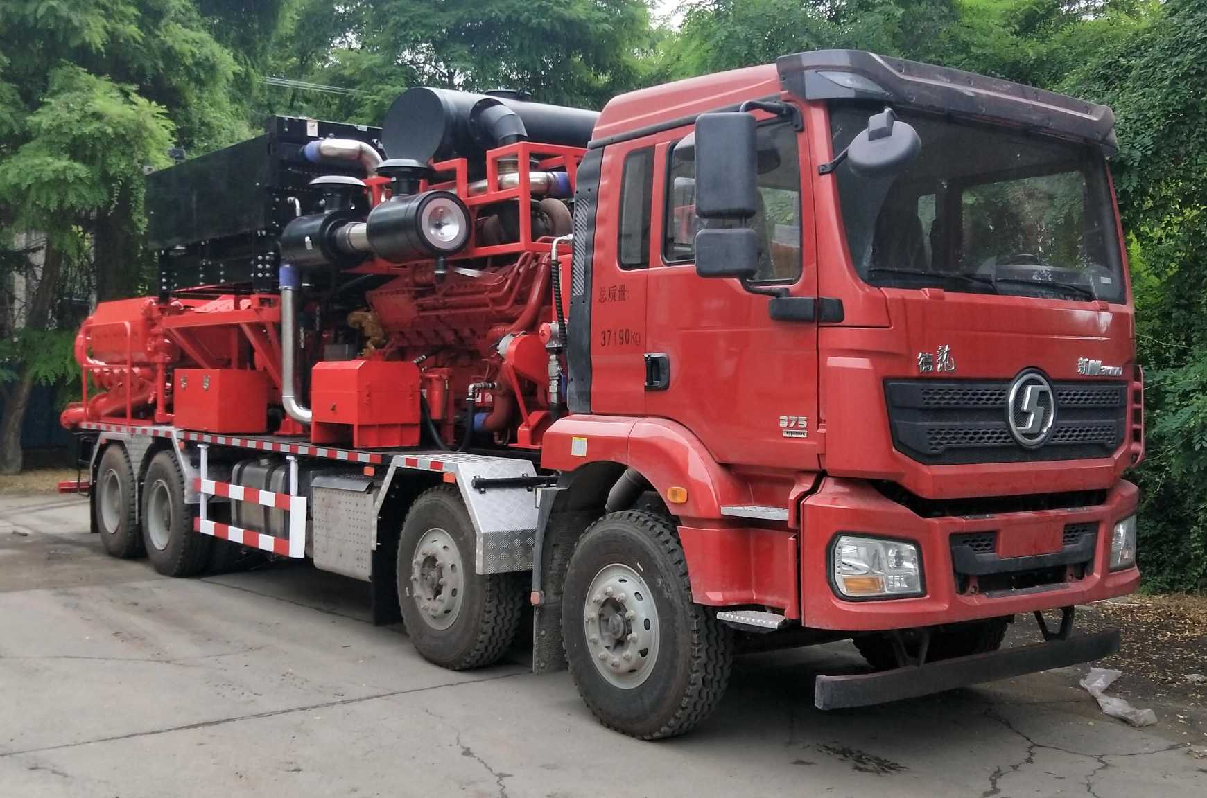 蘭通牌LTJ5370TYL250壓裂車