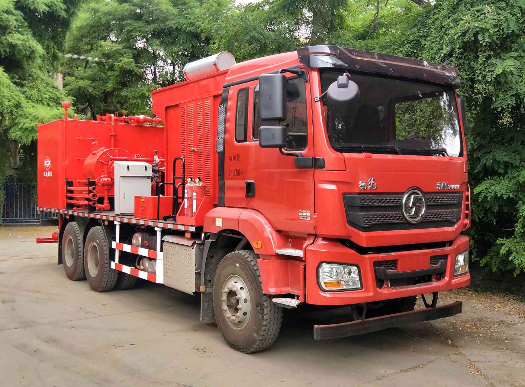 蘭通牌LTJ5216TYL40壓裂車