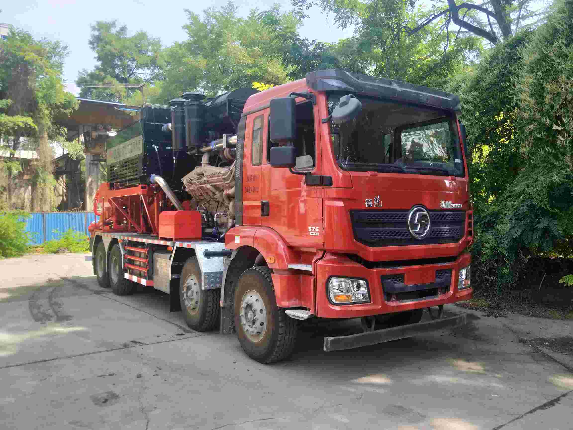 蘭通牌LTJ5351TYL200壓裂車
