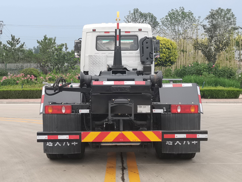 衡霸牌YYD5253ZXXD6車(chē)廂可卸式垃圾車(chē)公告圖片