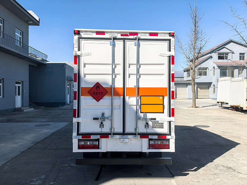 駝馬牌JLC5035XRQGF易燃氣體廂式運輸車公告圖片