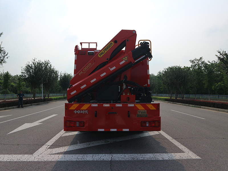 中卓時(shí)代牌ZXF5130TXFJY100/ST6搶險(xiǎn)救援消防車(chē)公告圖片