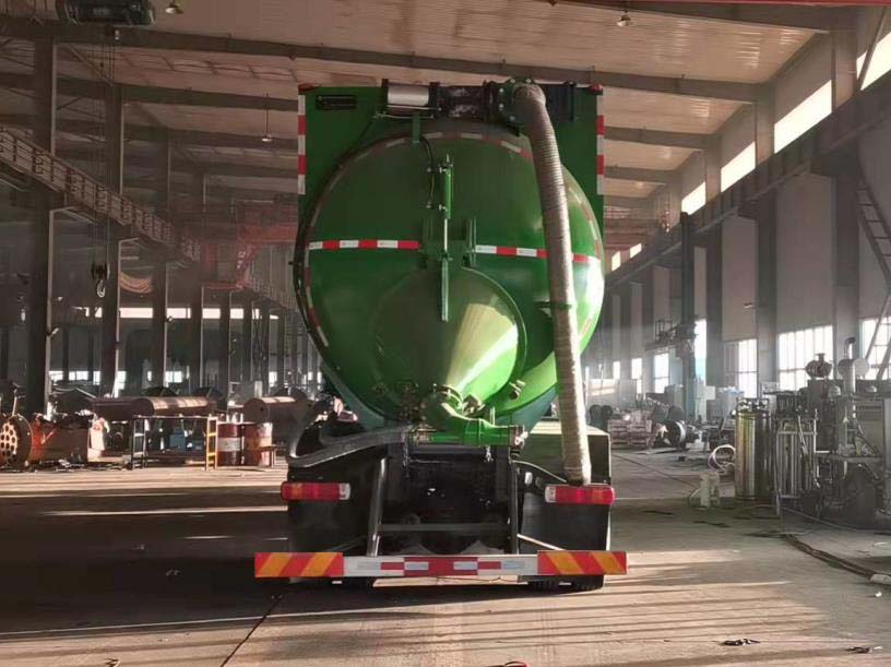 和隆兆帕牌LZP5316GXY吸引壓送車公告圖片