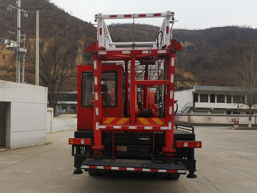 專致牌YZZ5220TXJSX6修井機(jī)公告圖片