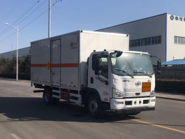 爆破器材运输车