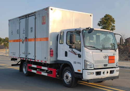 專力牌ZLC5120XFWC6腐蝕性物品廂式運(yùn)輸車