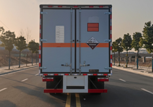 專力牌ZLC5120XFWC6腐蝕性物品廂式運輸車公告圖片