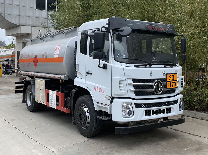 楚飛牌CLQ5188GRY6E易燃液體罐式運(yùn)輸車公告圖片