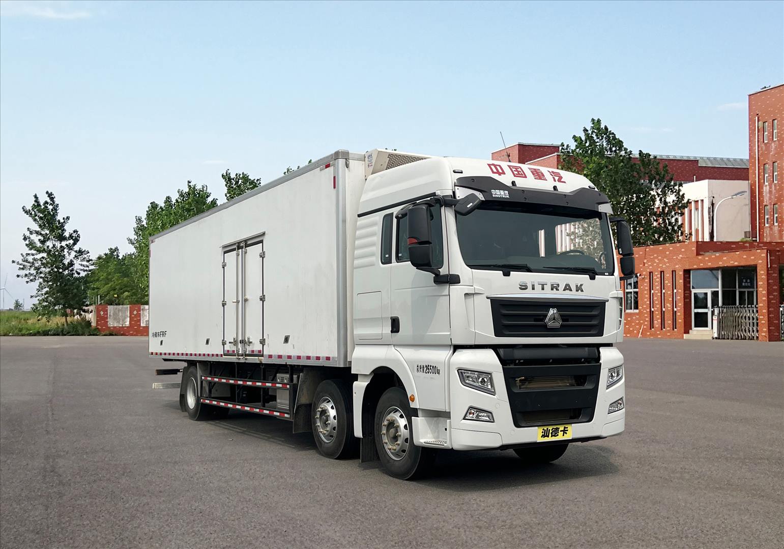 汕德卡牌ZZ5266XLCN56CHF1K冷藏車