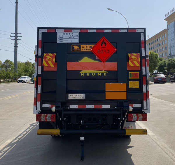 楚勝牌CSC5045TQPJH6氣瓶運(yùn)輸車公告圖片