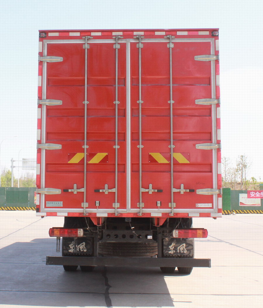 東風(fēng)牌EQ5183XXYL9TDKAC廂式運輸車公告圖片