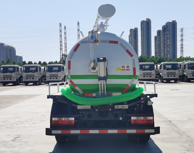 宇通牌YTZ5070GXE20D6吸糞車公告圖片