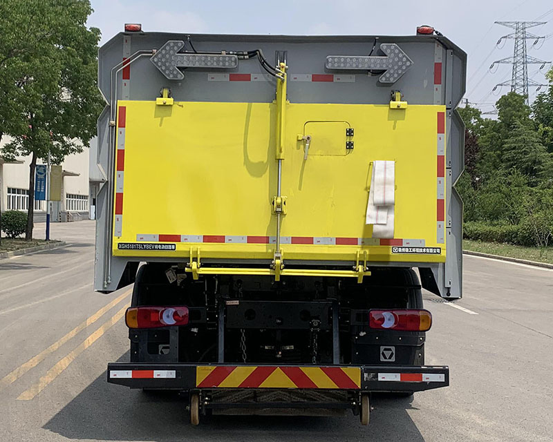 徐工牌XGH5181TSLYBEV純電動(dòng)掃路車公告圖片