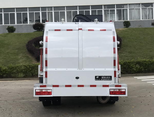 福龍馬牌FLM5121TCADG6餐廚垃圾車公告圖片
