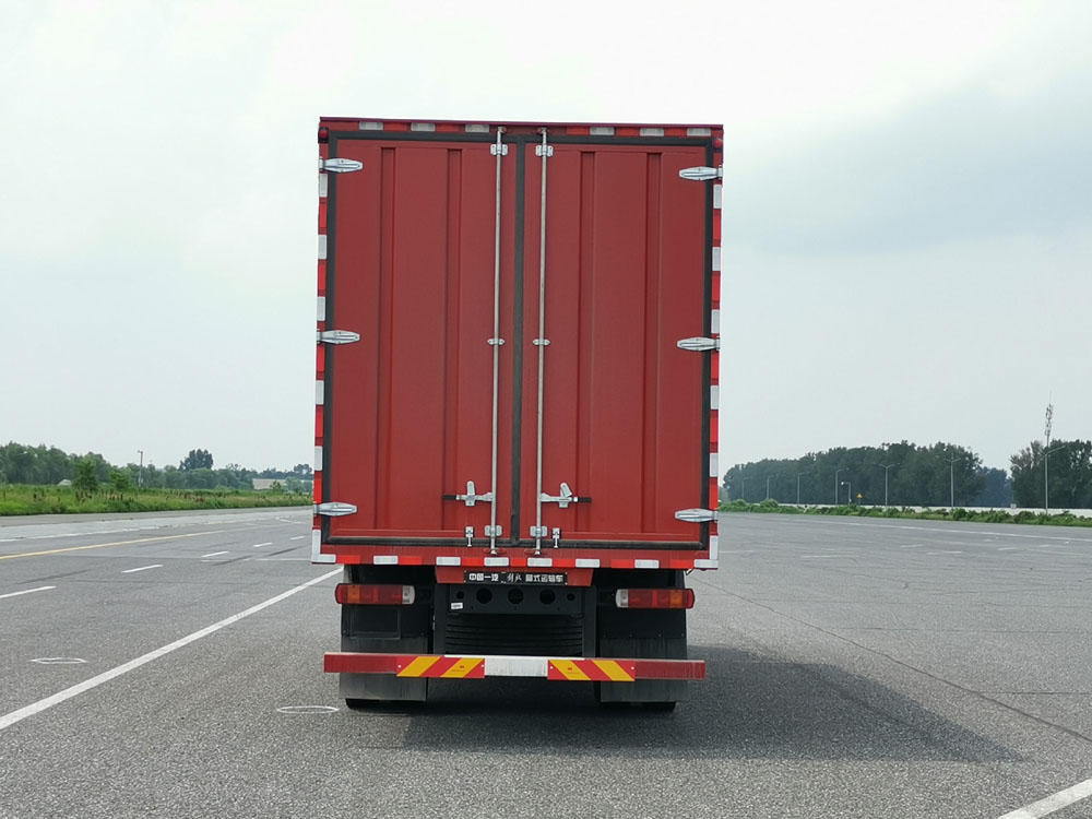 解放牌CA5181XXYP62K1L4E6廂式運輸車公告圖片