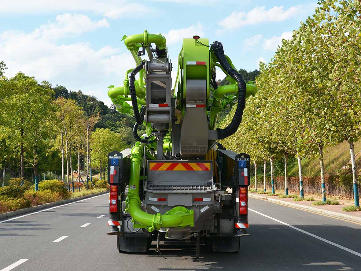 中聯(lián)牌ZLJ5460THBLBEV純電動混凝土泵車公告圖片