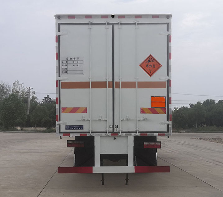 程力牌CL5180XQY6BXW爆破器材運(yùn)輸車公告圖片