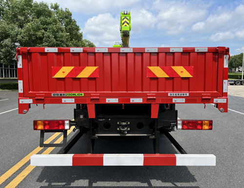 中聯(lián)牌ZLJ5250JSQS隨車起重運(yùn)輸車公告圖片