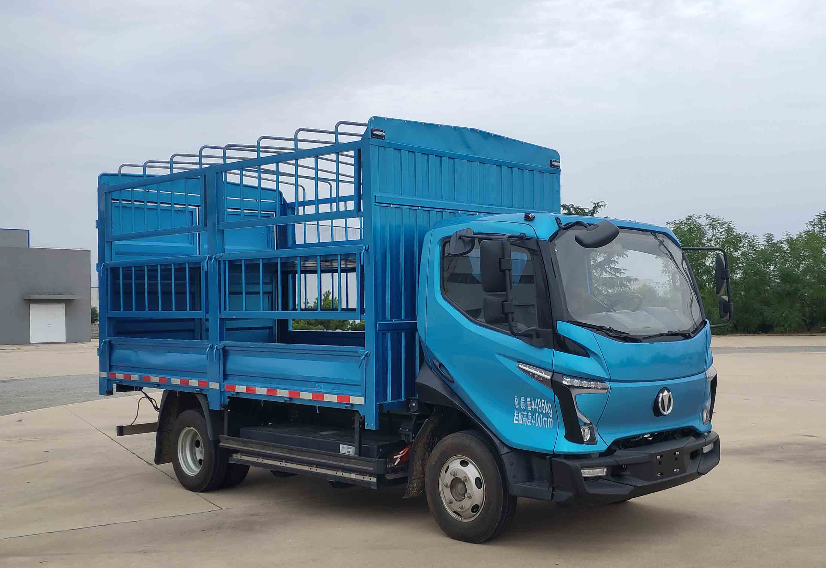 飛碟牌FD5041CCYW68BEV-1純電動倉柵式運(yùn)輸車