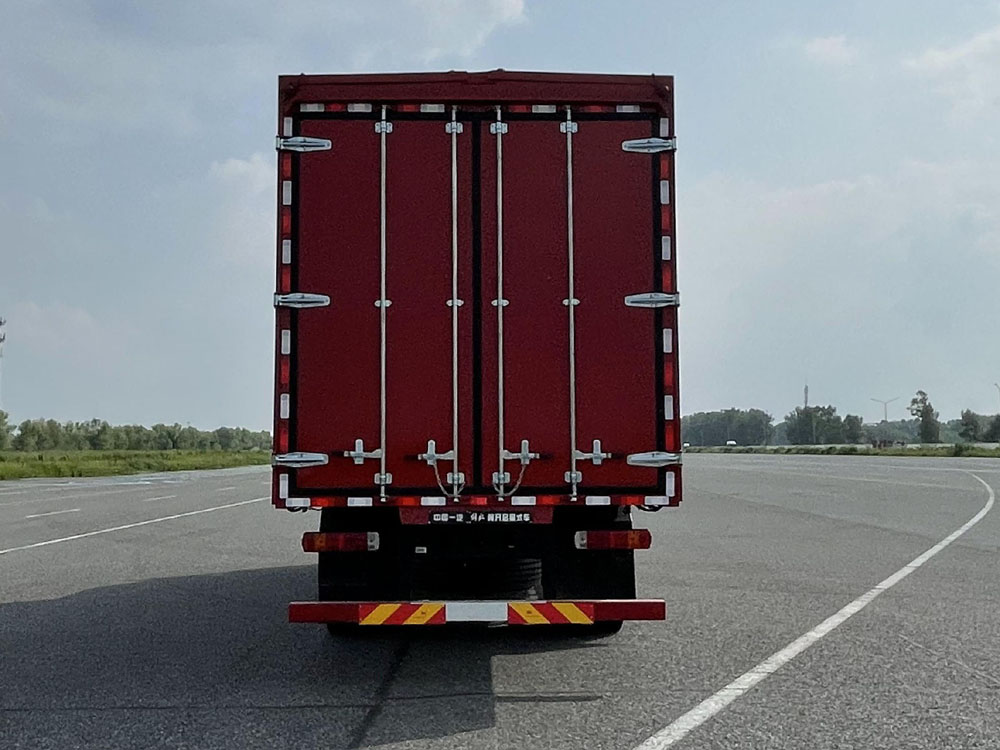 解放牌CA5181XYKP62K1L5A1E6翼開(kāi)啟廂式車公告圖片