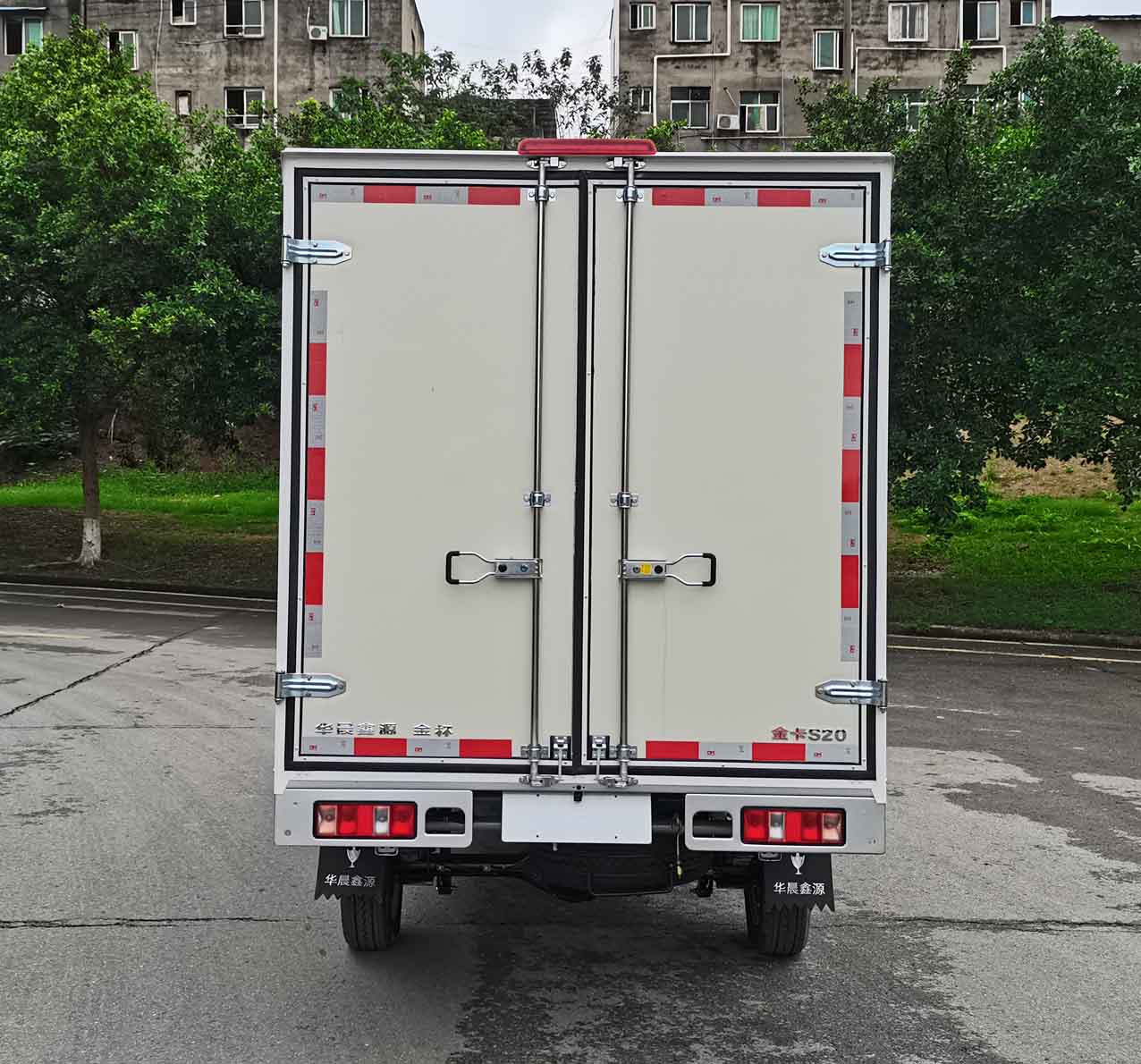 金杯牌JKC5032XXYD6L1廂式運輸車公告圖片