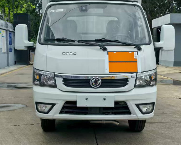 駝馬牌JLC5045XZWHJ雜項(xiàng)危險(xiǎn)物品廂式運(yùn)輸車公告圖片
