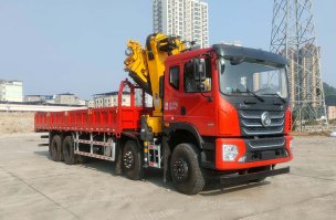 随车起重运输车