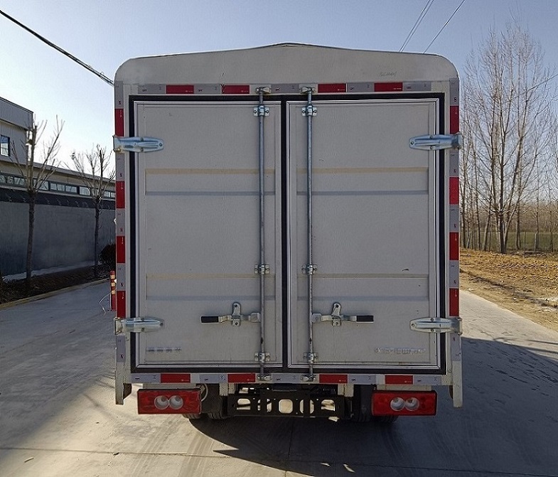 福田牌BJ5031CCY3AV6-AB1倉(cāng)柵式運(yùn)輸車公告圖片