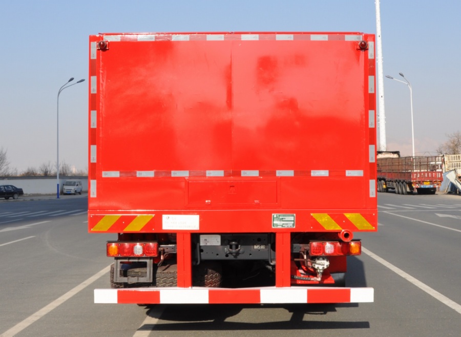 林峰牌LLF5330TYL壓裂車公告圖片