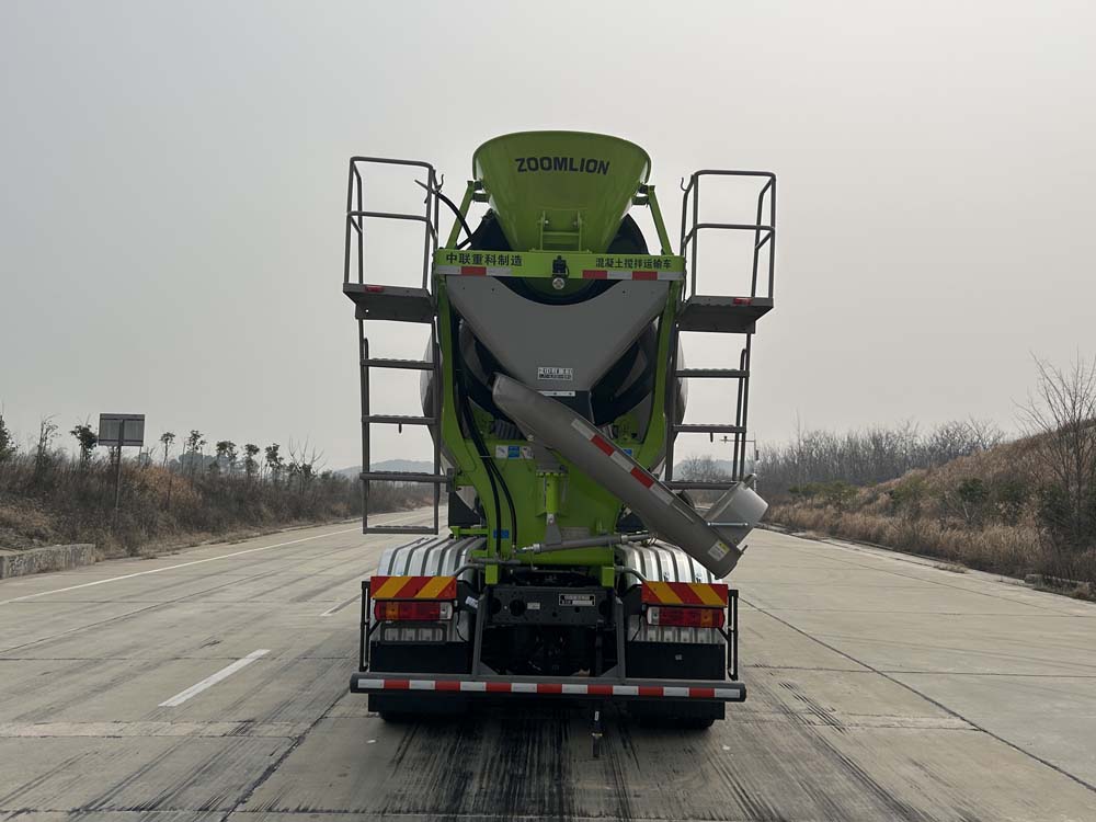 中聯(lián)牌ZLJ5318GJBCBEV純電動混凝土攪拌運(yùn)輸車公告圖片