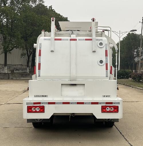 福田牌BJ5103TCAEV-H1純電動(dòng)餐廚垃圾車公告圖片
