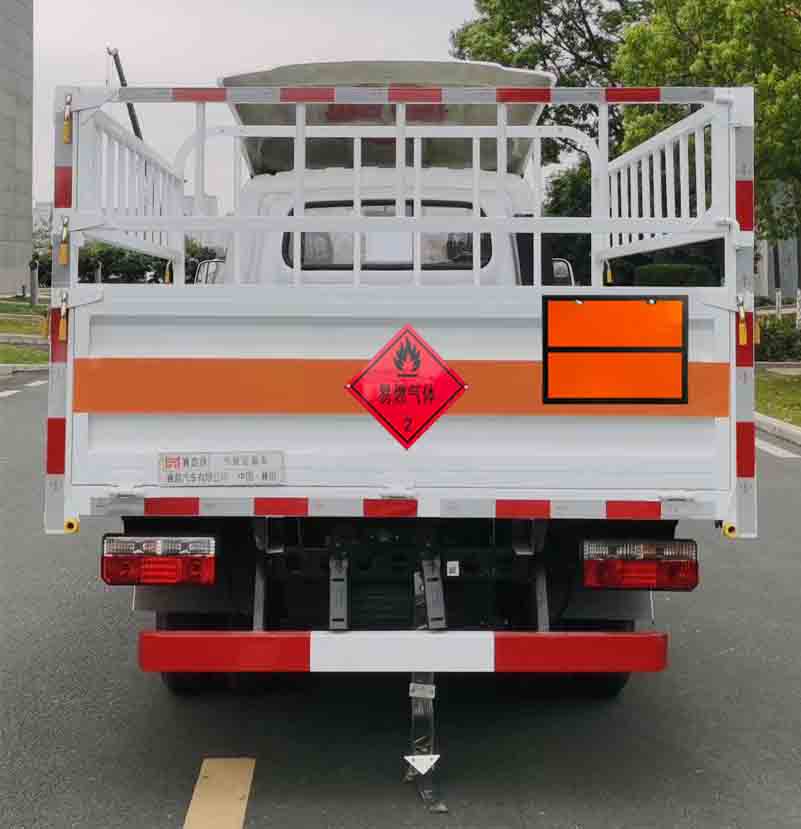 襄鑫鼎牌XDV5030TQPEQ6氣瓶運(yùn)輸車(chē)公告圖片
