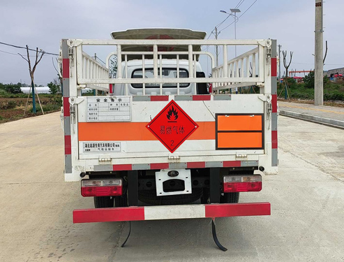 百捷牌QYY5035TQPEQ6氣瓶運(yùn)輸車公告圖片