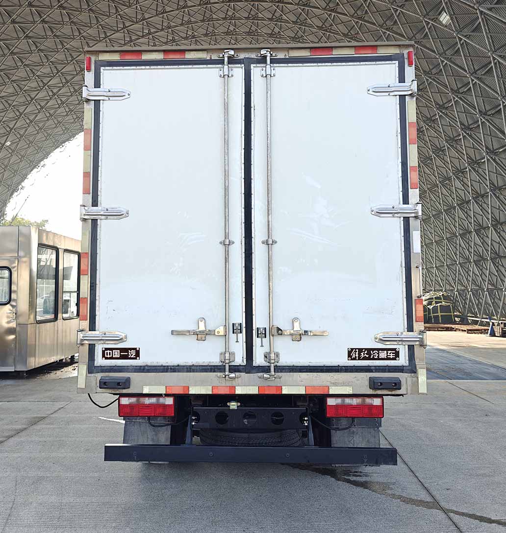 解放牌CA5045XLCP40K51L2E6PHEVA84插電式混合動力冷藏車公告圖片
