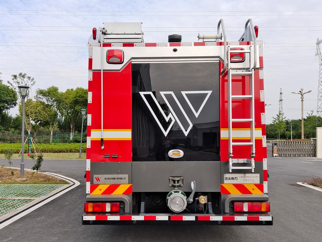 雷沃協(xié)力牌LWX5190GXFSG80水罐消防車公告圖片