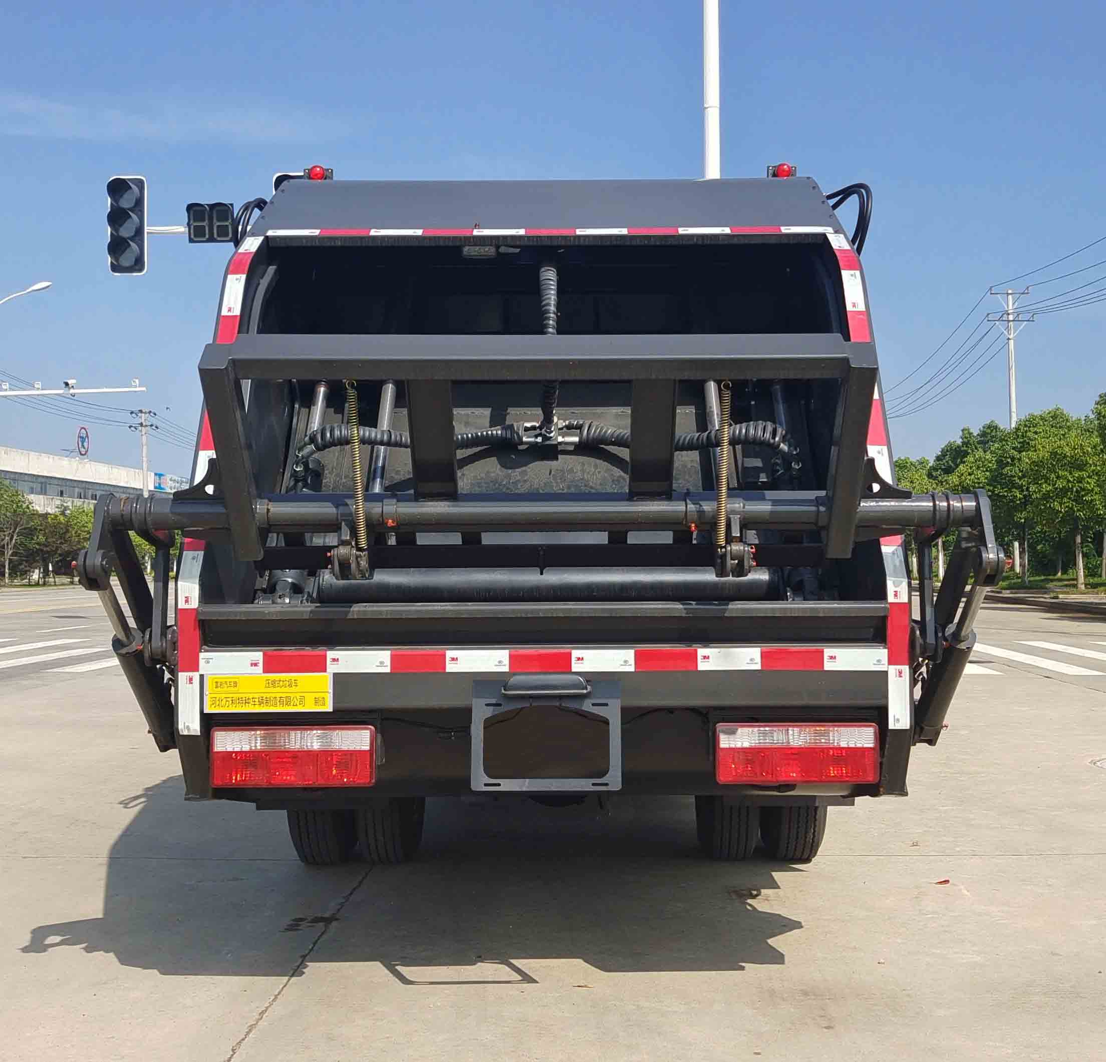 富巖汽車牌HWL5070ZYSPF壓縮式垃圾車公告圖片