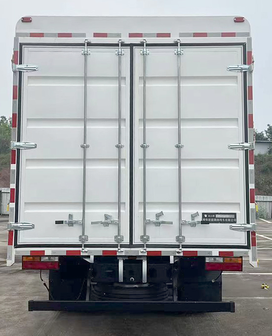 燕臺(tái)牌YTQ5121CCYKK451倉(cāng)柵式運(yùn)輸車(chē)公告圖片