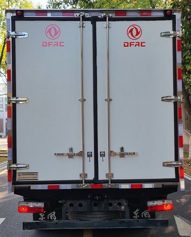 東風(fēng)牌EQ5042XLCACPHEV插電式混合動力冷藏車公告圖片