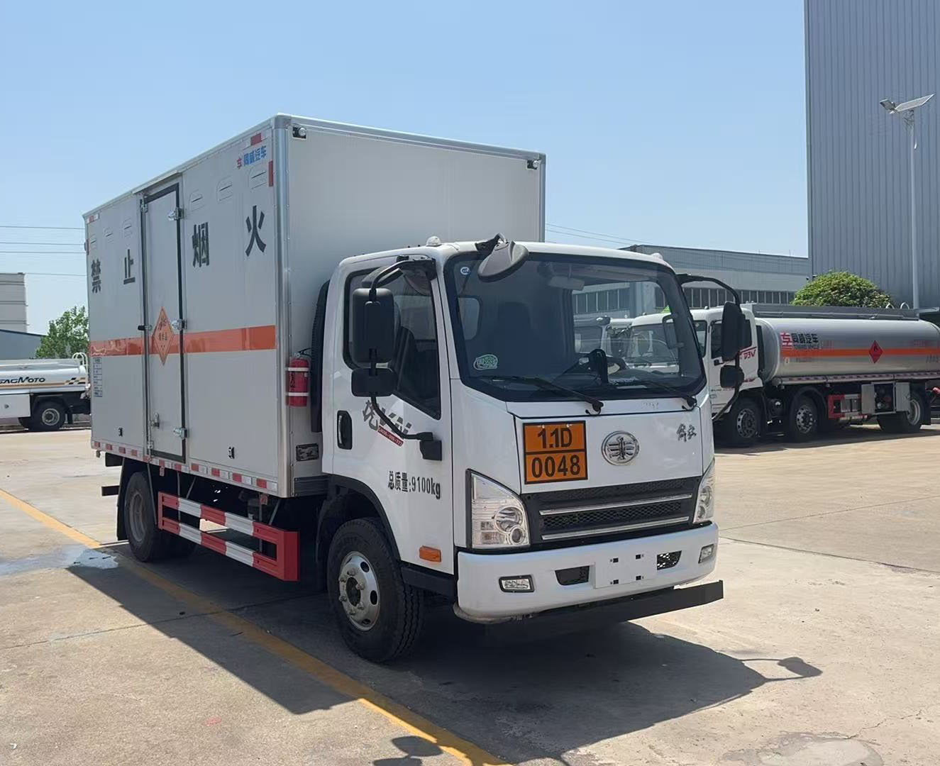 專威牌HTW5091XQYCA6爆破器材運(yùn)輸車