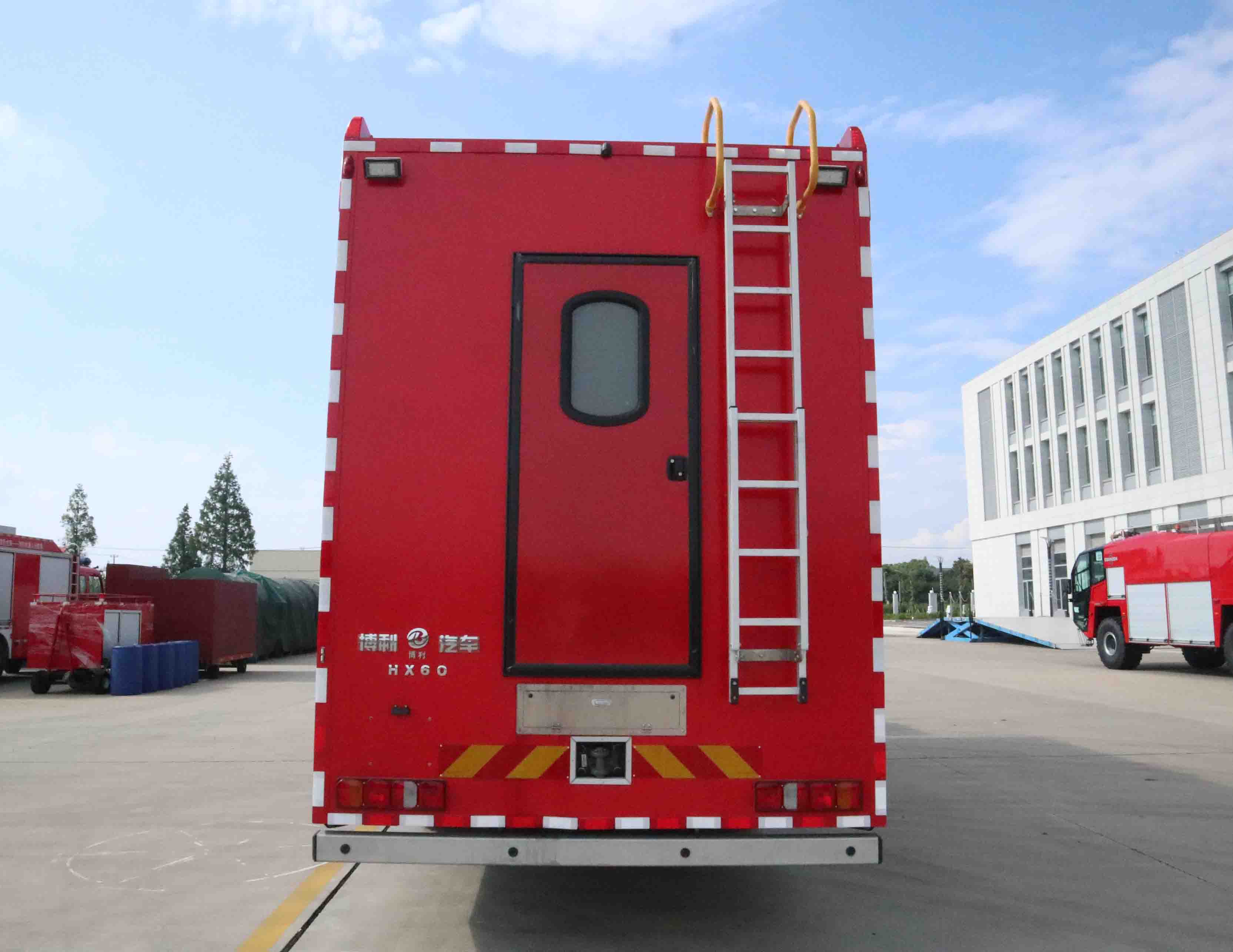 應(yīng)急保障消防車(chē)圖片