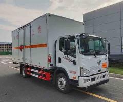 爆破器材运输车