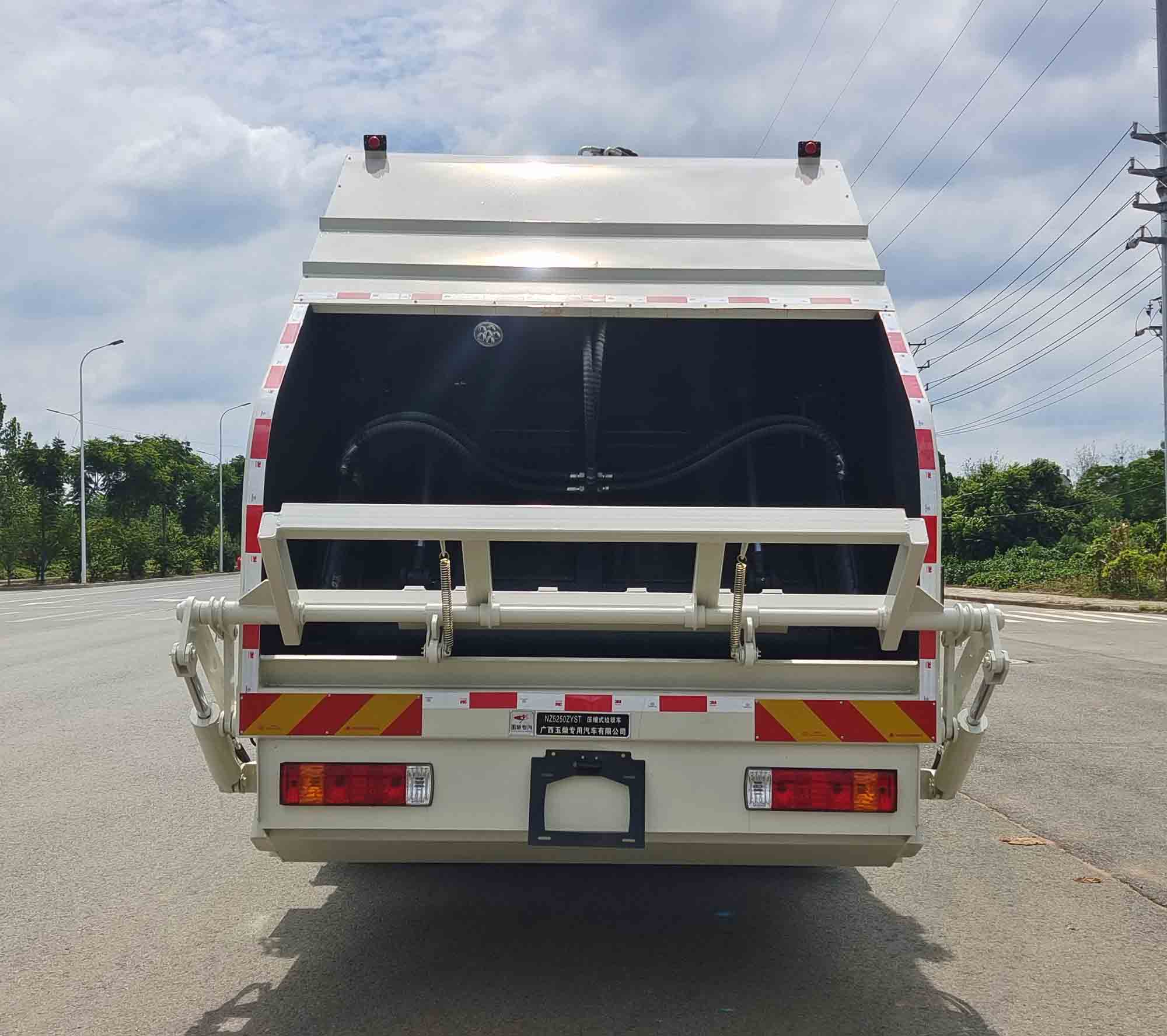 玉柴專汽牌NZ5250ZYST壓縮式垃圾車公告圖片