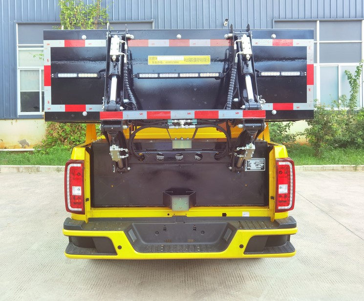 路仕盾牌YLM5030TFZ防撞緩沖車公告圖片