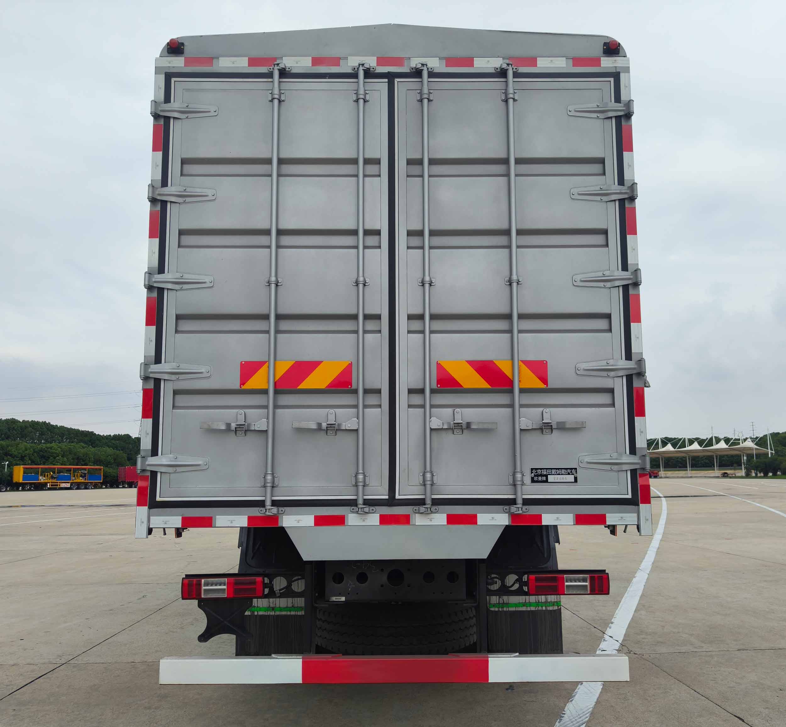 歐曼牌BJ5319CCQY6GRL-09畜禽運輸車公告圖片